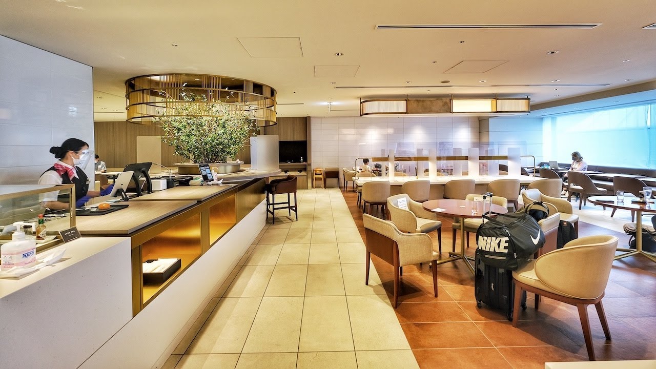 Japan Airlines First Class Lounge | Tokyo-Narita Airport (NRT)