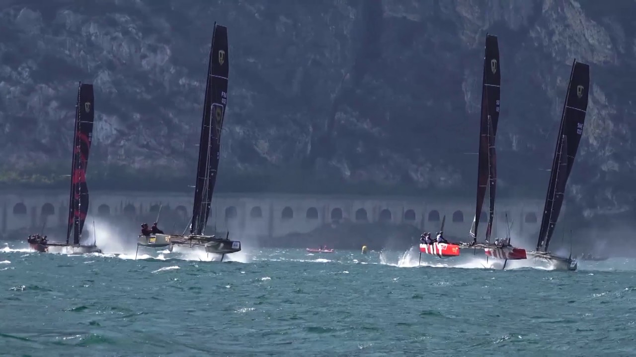 GC32 Racing Tour 2016 Riva Action