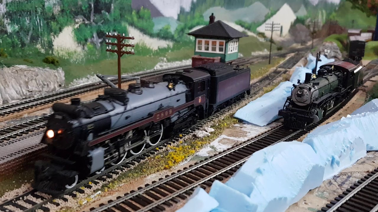 My layout ...locomotives Canadian Pacific - YouTube