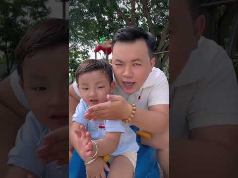 Nếu khó nói khó nói thành lời, giai điệu bới cơm này có vẻ dễ với 2 cha con #Khoapapa #choicungcon