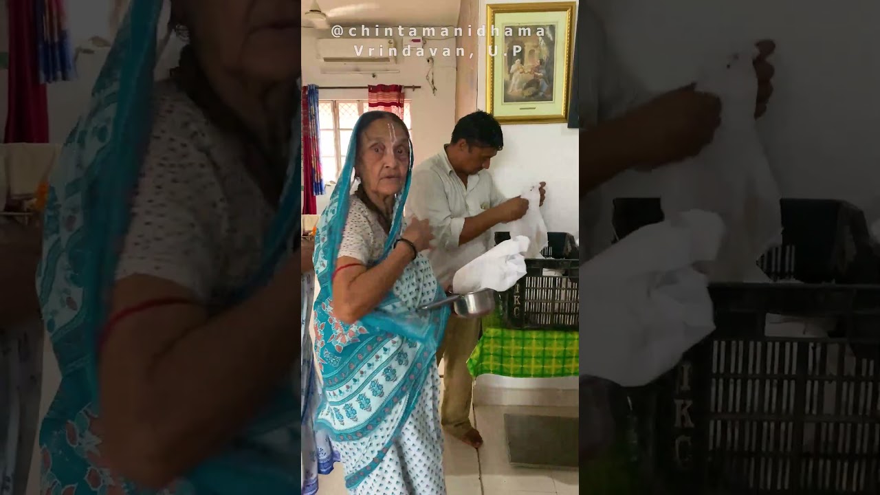 10 июля. Гуру пурнима. Раздача манго враджаваси