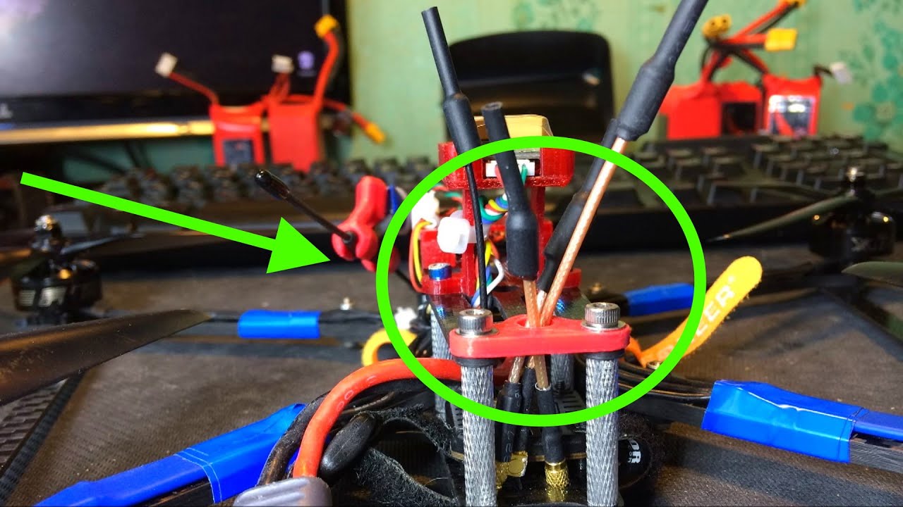 Вместо клевера "кусок провода" ? Далеко ли на этом можно улететь ...