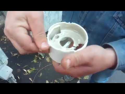 Светильник пластиковый E27 рассохся