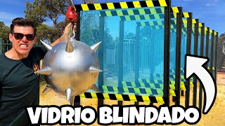 ¿Cuántos cristales a prueba de balas pueden detener esta bola de demolición