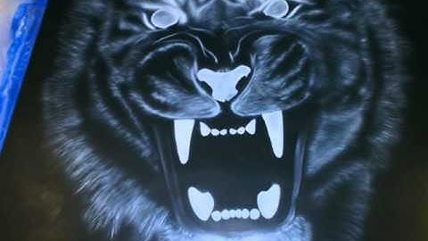 Eye of the Tiger (airbrush - step by step pix) (by: daft art customs - StainLey)