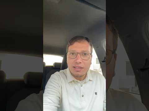 يعطي ويمنع بحكمته