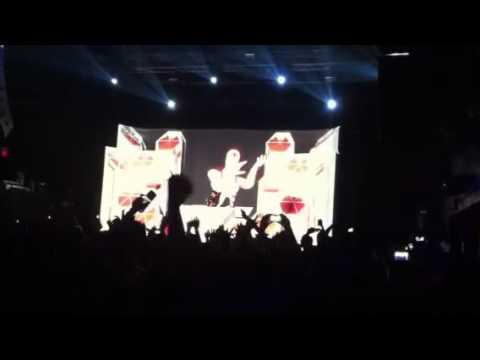 Watch Skrillex cyborg bg on YouTube Watch Skrillex cyborg bg on YouTube