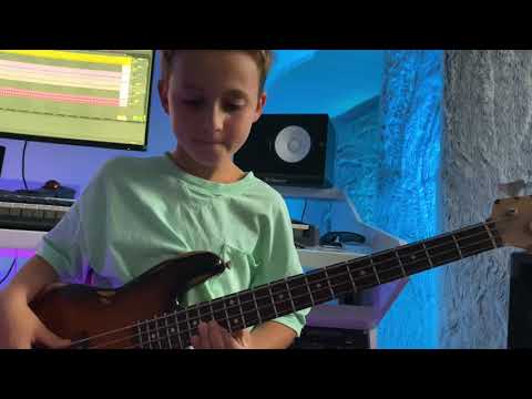 (9yrs) AronTheBassist - What time is it? POCKET TIME🔥🔥🔥
