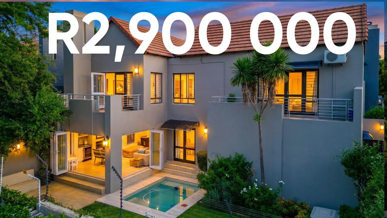 Внутри дома стоимостью 2 900 000 рандов в Йоханнесбурге, Южная Африка.