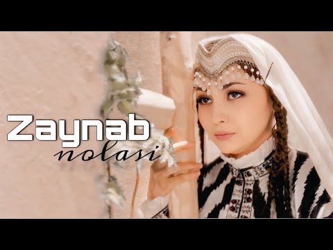 O‘ttiz yoshlardagi yalang‘och ayol Jinsiy oyinlar kutubxonasi