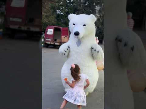 Она танцует как Моника Беллуччи #белыймедведь #белыймишка