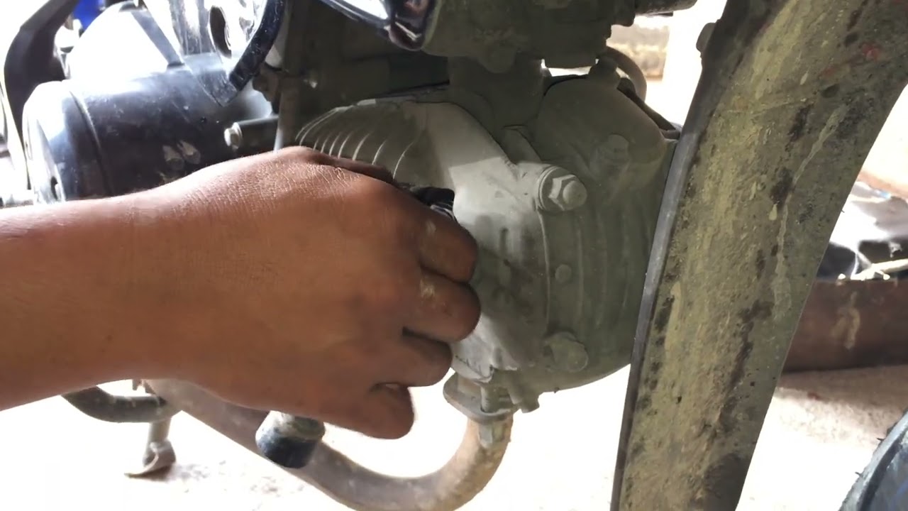 HOW TO FIX BROKEN SPARK PLUG OF MOTORCYCLE