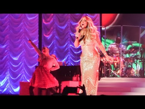 Mariah Carey - Oh Santa ! Live @ AccorHotels Arena, Paris, 2017