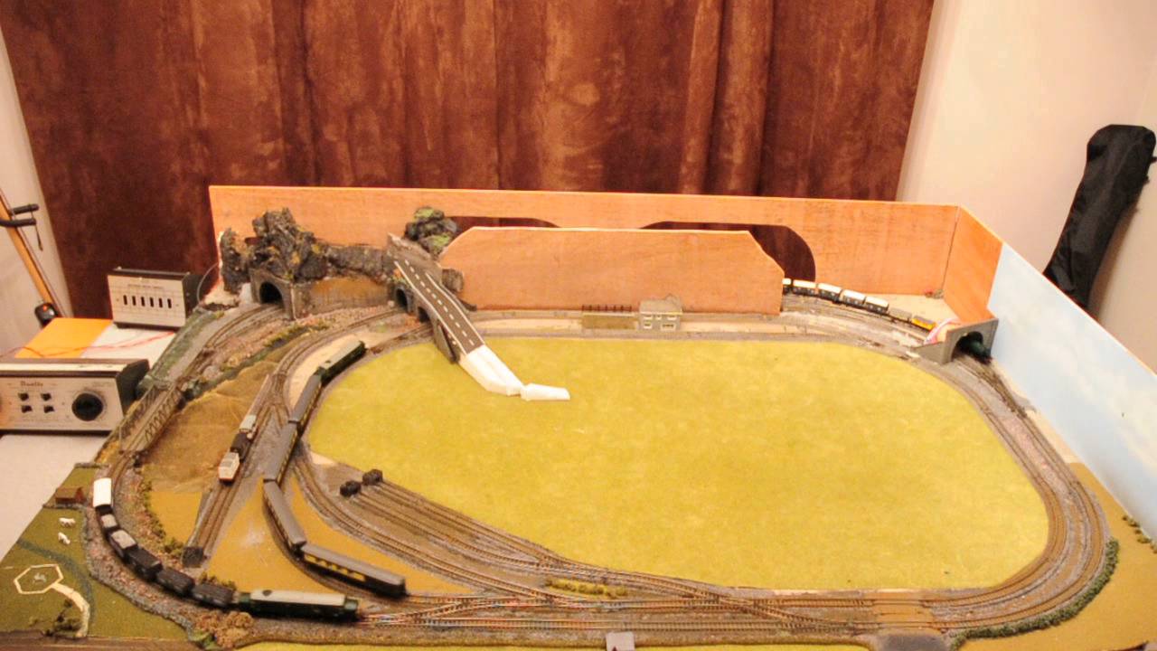N gauge railway 2 min video clip - YouTube