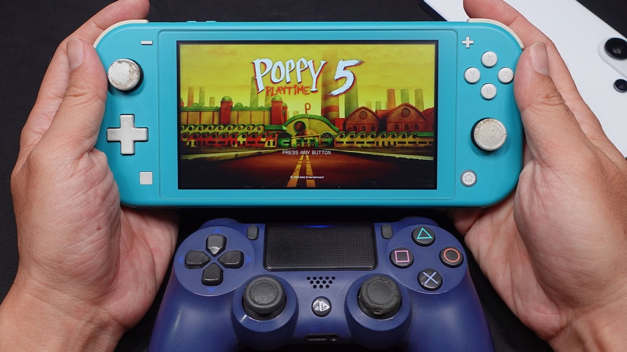 POPPY Playtime 5 on Nintendo Switch Lite with PS4 Controller - YouTube