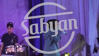 Nissa sabyan gambus menyayi lagu kun anta