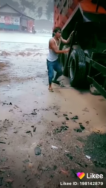 Hargai lh suami mu appun pekerjaan nx.