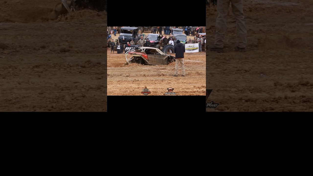 Side by Side racing. Bounty hole race. 