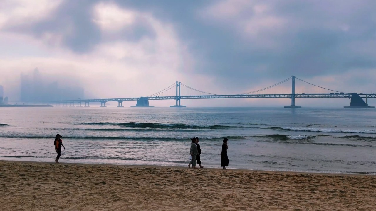 Morning at Gwangalli Beach | Peaceful Seaside Walk with Calm Music | Healing Vlog | CentumWalk 4K