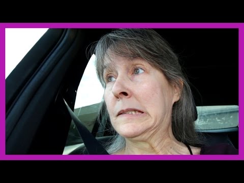 MOM TRIES TO VLOG