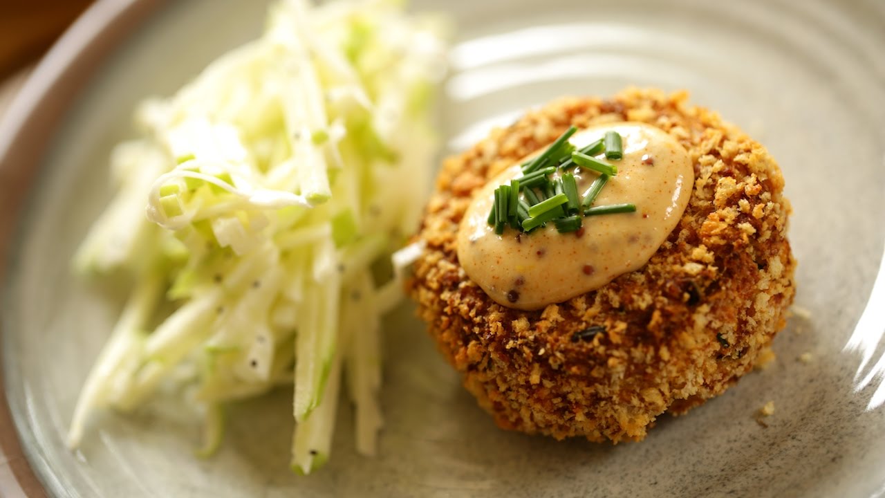 Air Fryer Crab Cakes with Remoulade Sauce and Apple Slaw