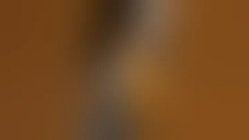 يصور زوجته 
