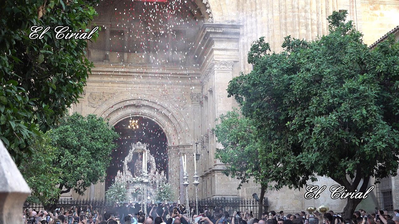 VIRGEN DE LA VICTORIA MALAGA 2024 SALIDA DE LA CATEDRAL Y CALLES SANTA MARIA Y MOLINA LARIO 4K