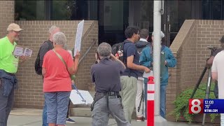 Protest held outside WTNH station as parent company continues to preempt 'Jimmy Kimmel Live!'