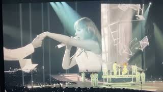 Taylor Swift - Fortnight - Live in Paris - Full Stage