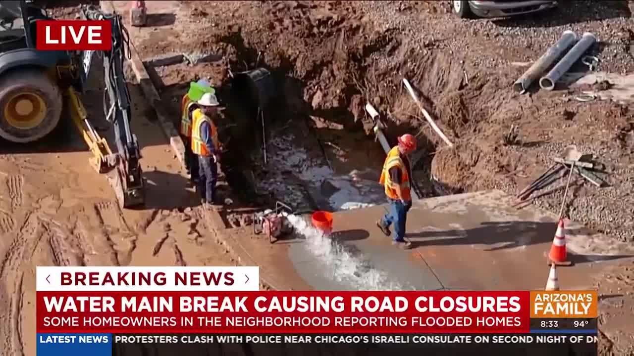 Some homes flooded due to water main break in Tempe - YouTube