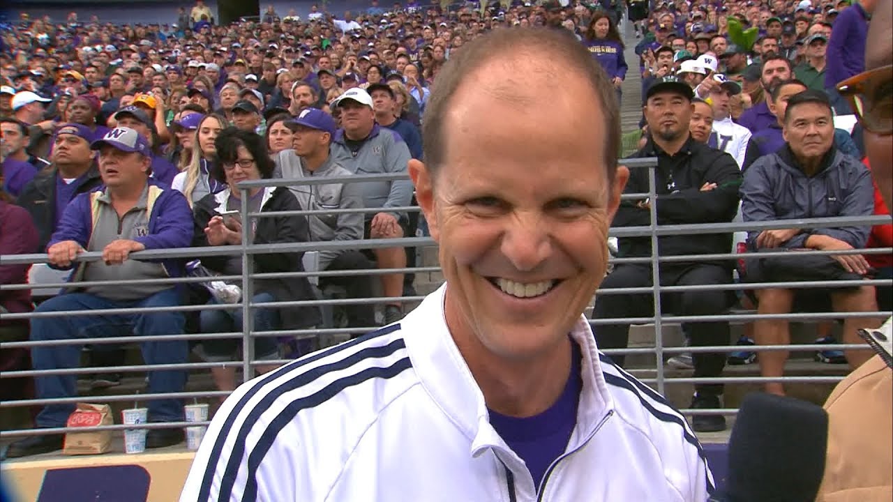 Mike Hopkins talks UW's stellar freshman class, connection between men's hoops and football football score