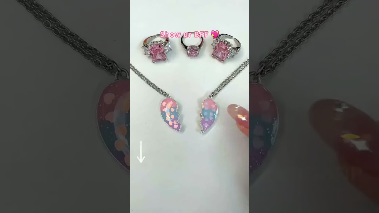 Perfect bff necklace set! 