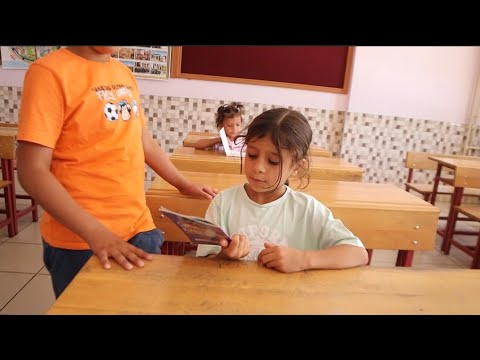 وأخيرا عفاف اختارت مدرستها الجديدة لأول مرة صارت صف أول ابتدائي