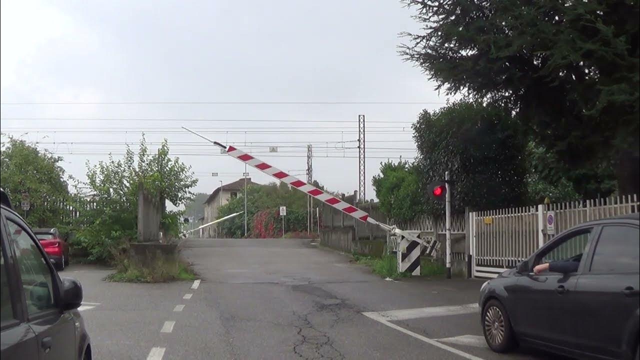 Passaggio a livello di via Carlo Alberto Pisani Dossi Novara / Level Crossing / železniční Passaggio a livello di via Carlo Alberto Pisani Dossi Novara / Level Crossing / železniční