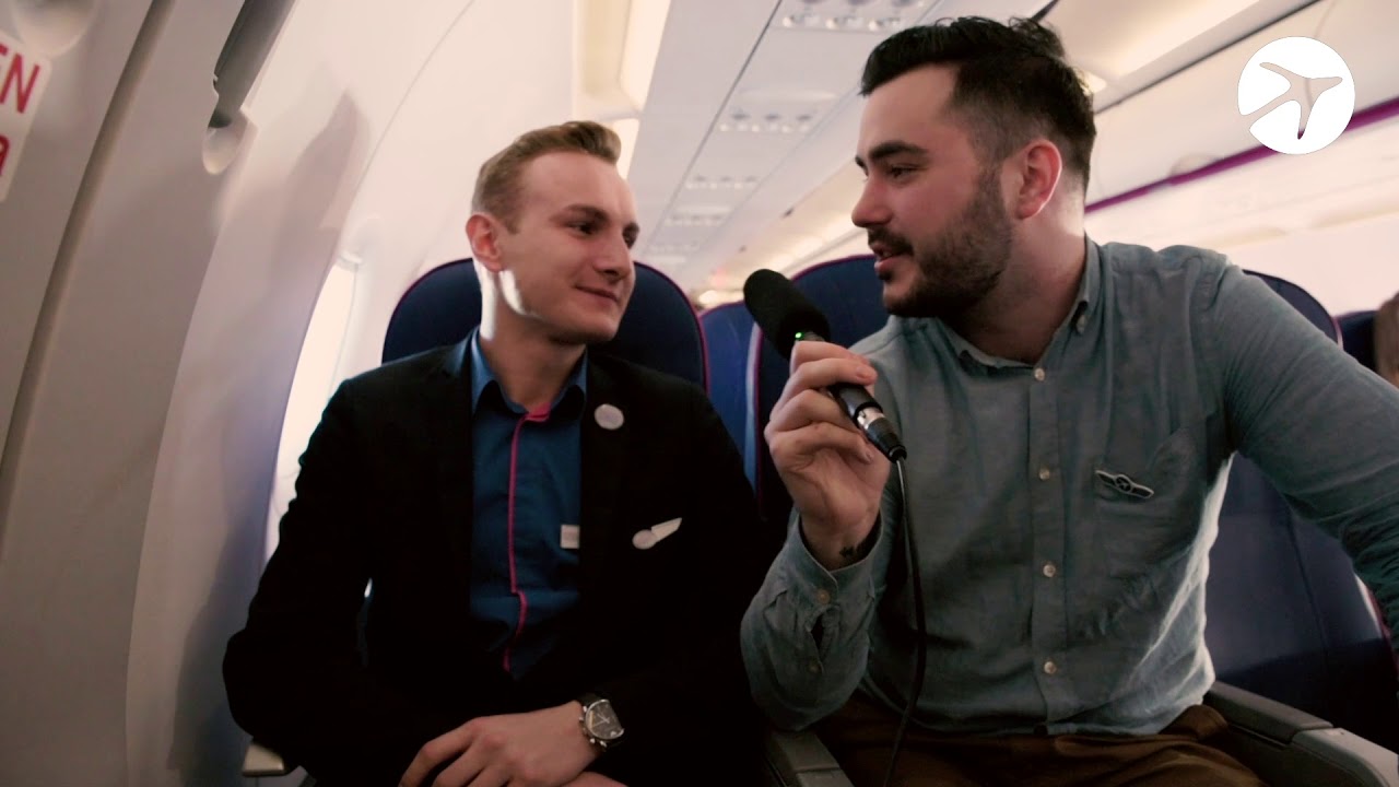 Pasazer.com: Rozmowa z Sebastianem Chełstowskim, stewardem i ambasadorem Wizz Aira