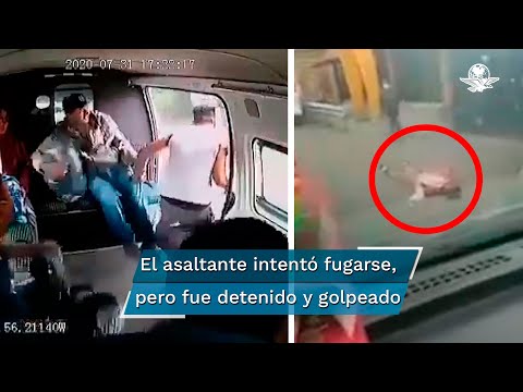 Pasajeros aprovechan falla de delincuente y lo golpean en combi