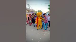 Tedi ko utha liya 🤣😂 #youtubeshorts #viral #tranding #funny #comedy #prank #shorts #meddytaddy