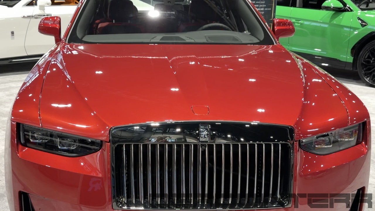 Magma Red Rolls Royce Ghost Black Badge - Walkaround [4K]