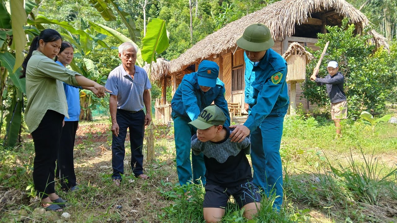 Добрый человек борется с вором: Добрый человек помогает матери-одиночке избежать опасности за 1