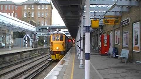 73 212/213 at Maidstone West with a short engineers