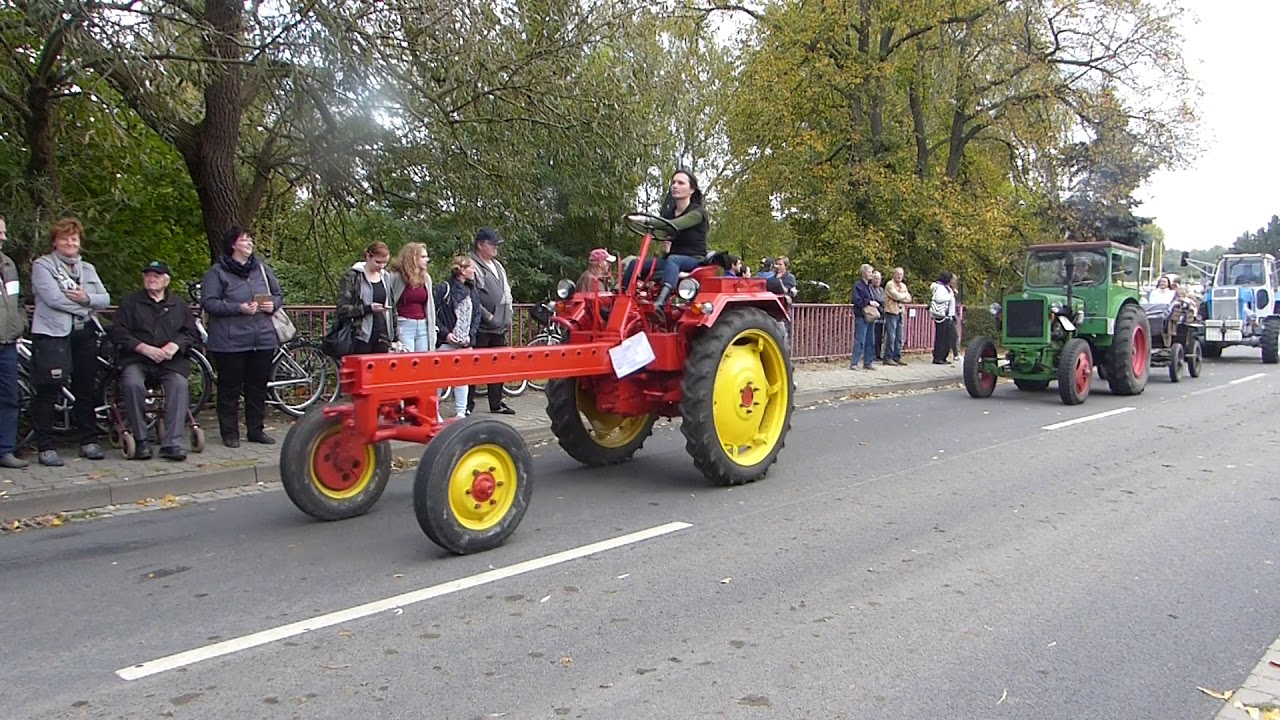 13  Traktorentreffen Möhlau 3. 10. 2017 Der Umzug Teil 2