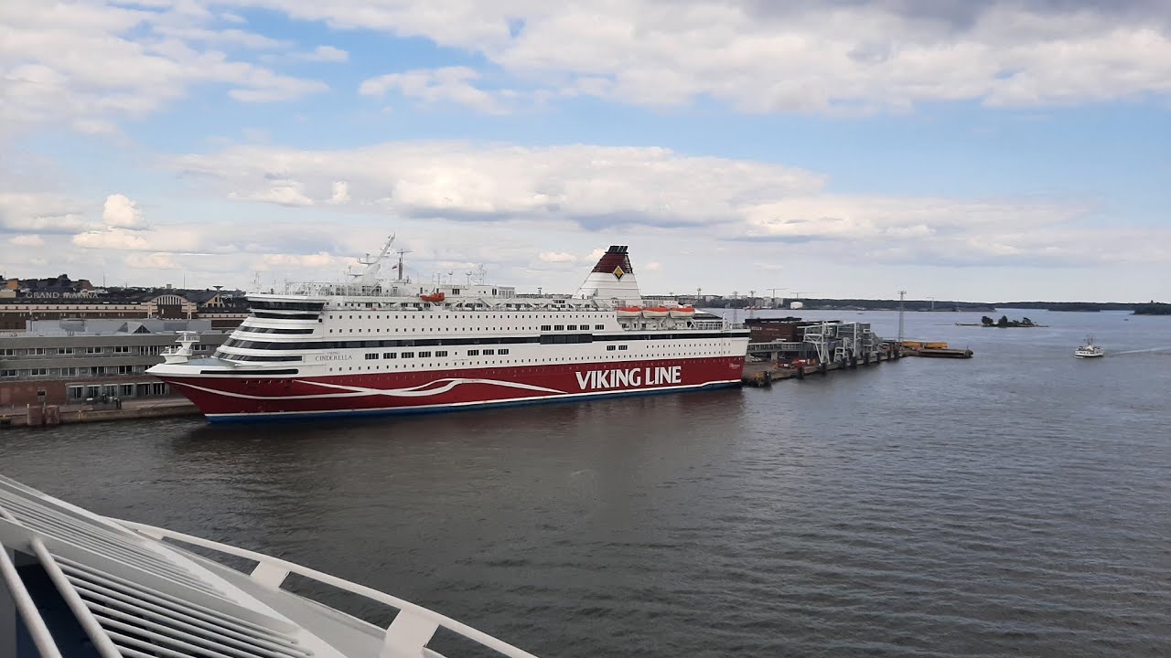 ckat is live! Silja Symphony. Port of Helsinki.