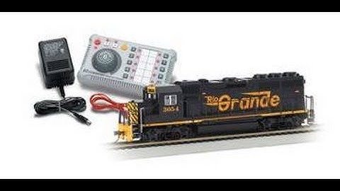 Bachmann E-Z Command and GP-40 Unboxing And Review