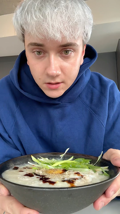 Making congee for the first time 😙