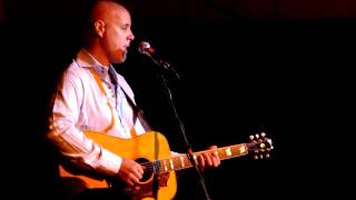 Berry Flanagan & Eric Gilliom - Beach Boys & Hula Girls (Maui live 2.13.11)