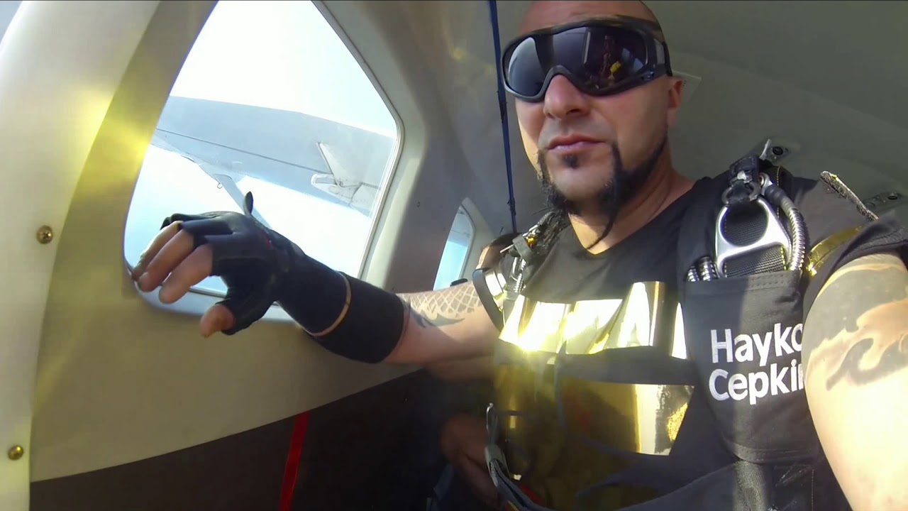 Hayko Cepkin ZRF 2 Eylül 2018 paraşüt ile iniş.