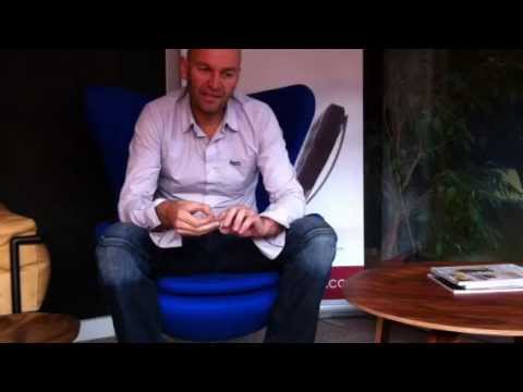 Video: Egg designer chair in the interior