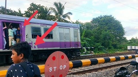 Dangerous Speedy EMU Local Katwa To Sealdah Galloping Local Train Furious Moving Out At Railgate