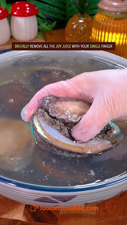 HOW TO CLEAN ABALONE LIKE A PRO? #recipe #cooking #abalone #seafood #shellfish #lifehack