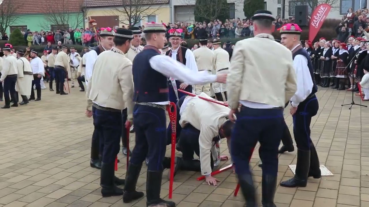 Pod Šable....tanec   Strání u Uherského Hrtadiště 10.2. 2024